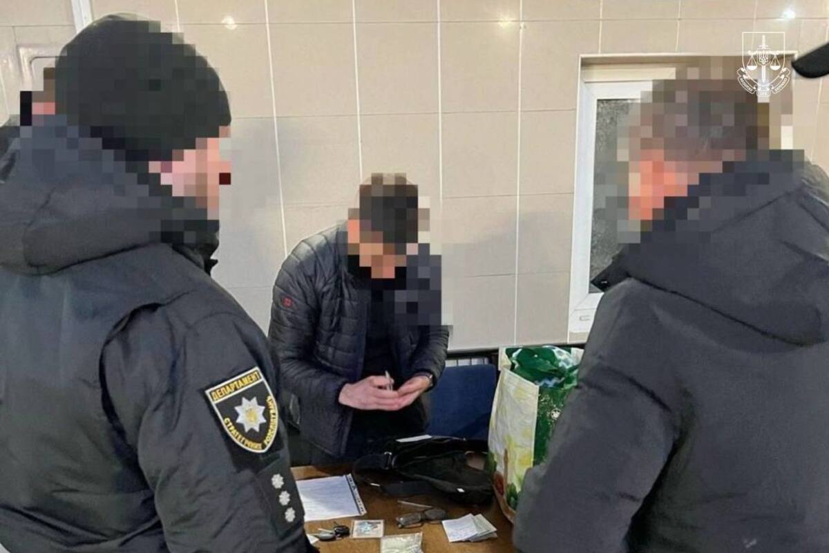 Экстрадирован скандальный столичный застройщик, который скрывался от следствия/Фото: Нацполиция, Офис генпрокурора Экстрадирован скандальный столичный застройщик, который скрывался от следствия/Фото: Нацполиция, Офис генпрокурора