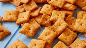 Идеальный домашний снек: рецепт отличного сырного крекера/Фото: Bigger bolder baking Идеальный домашний снек: рецепт отличного сырного крекера