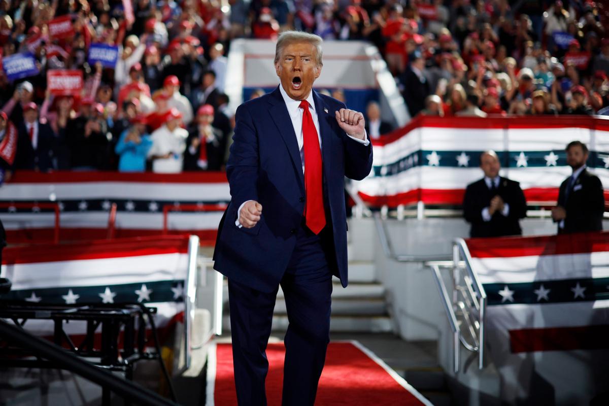 Трамп заявив, що має намір ввести мита на російську нафту. Фото: GettyImages/Автор- Chip Somodevilla Дональд Трамп путін