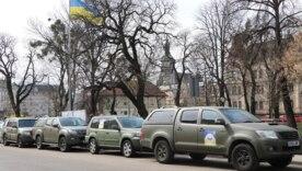 Укрепление фронта: из Львова переданы внедорожники для военных Укрепление фронта: из Львова переданы внедорожники для военных