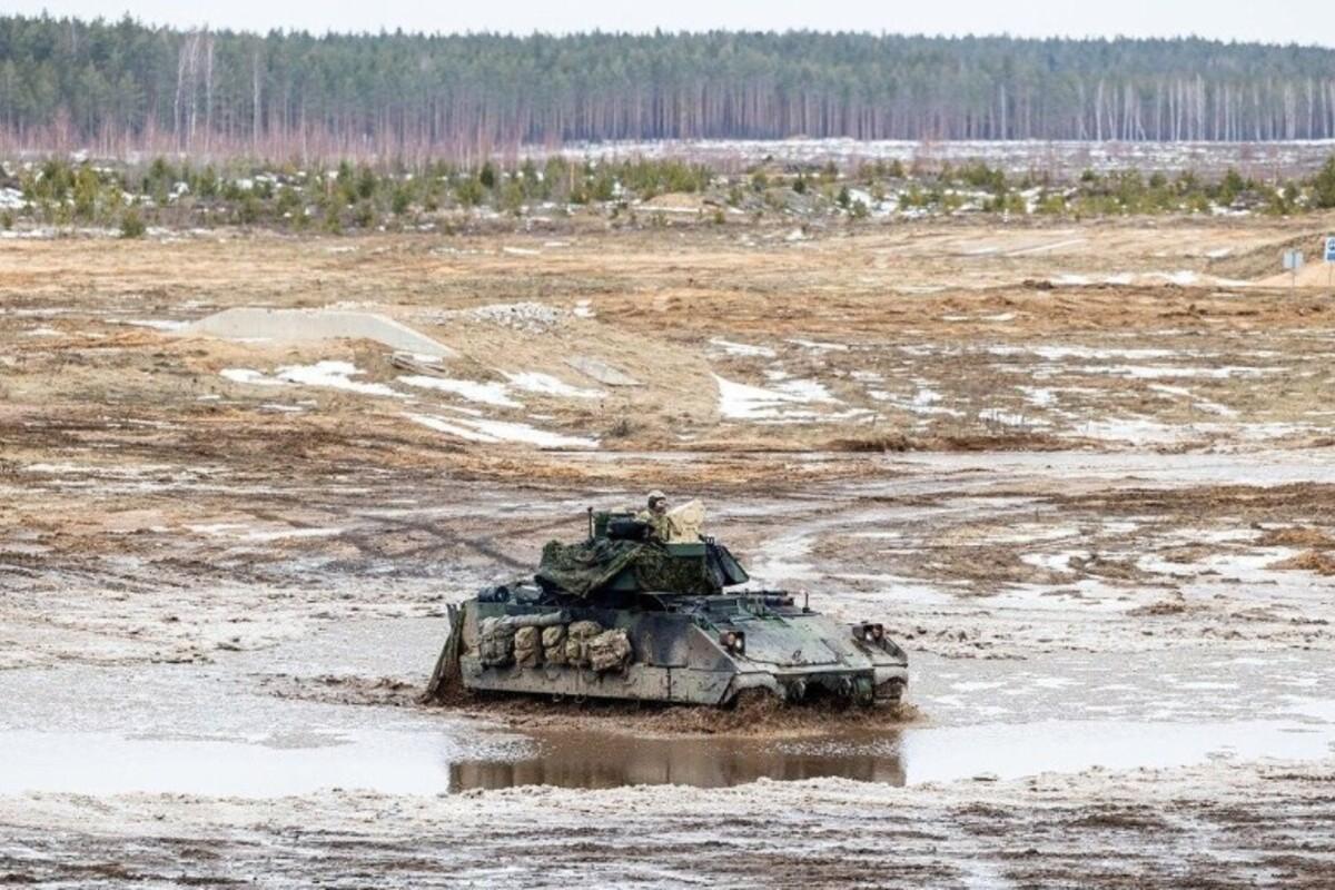 Потерпілих шукали сотні рятувальників з армії США, Військово-морських сил США і Збройних сил Литви, Польщі, Естонії Потерпілих шукали сотні рятувальників з армії США, Військово-морських сил США і Збройних сил Литви, Польщі, Естонії