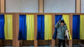 Дві третини українців готові голосувати відразу після завершення війни: хто з чиновників у лідерах/Фото: Getty Images Дві третини українців готові голосувати відразу після завершення війни: хто з чиновників у лідерах