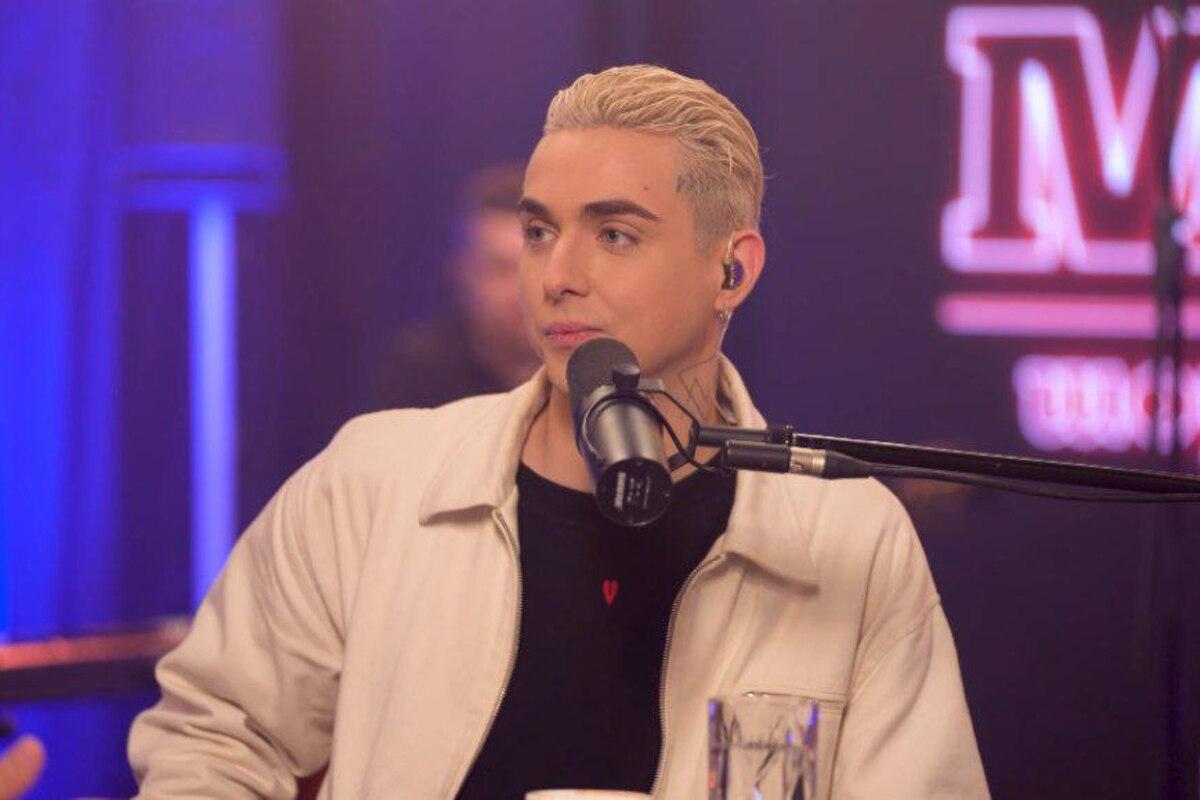 Заспівав жіночим голосом: MÉLOVIN здивував всіх кавером на хіт Джамали