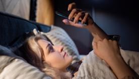 Залипаете в ленте в постели? 7 привычек, которые наконец-то изменят ваш сон / Фото: Freepik Залипаете в ленте в постели? 7 привычек, которые наконец-то изменят ваш сон