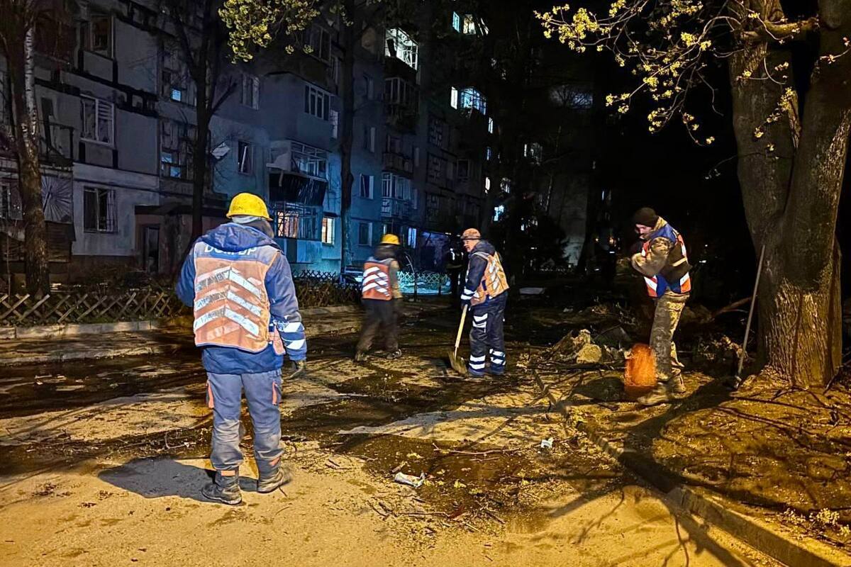 Наслідки атаки Дніпра 9 квітня/Фото: Борис Філатов Наслідки атаки Дніпра 9 квітня/Фото: Борис Філатов