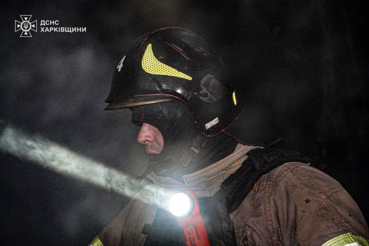 Наслідки атаки Харкова 9 квітня/Фото: ДСНС Наслідки атаки Харкова 9 квітня/Фото: ДСНС