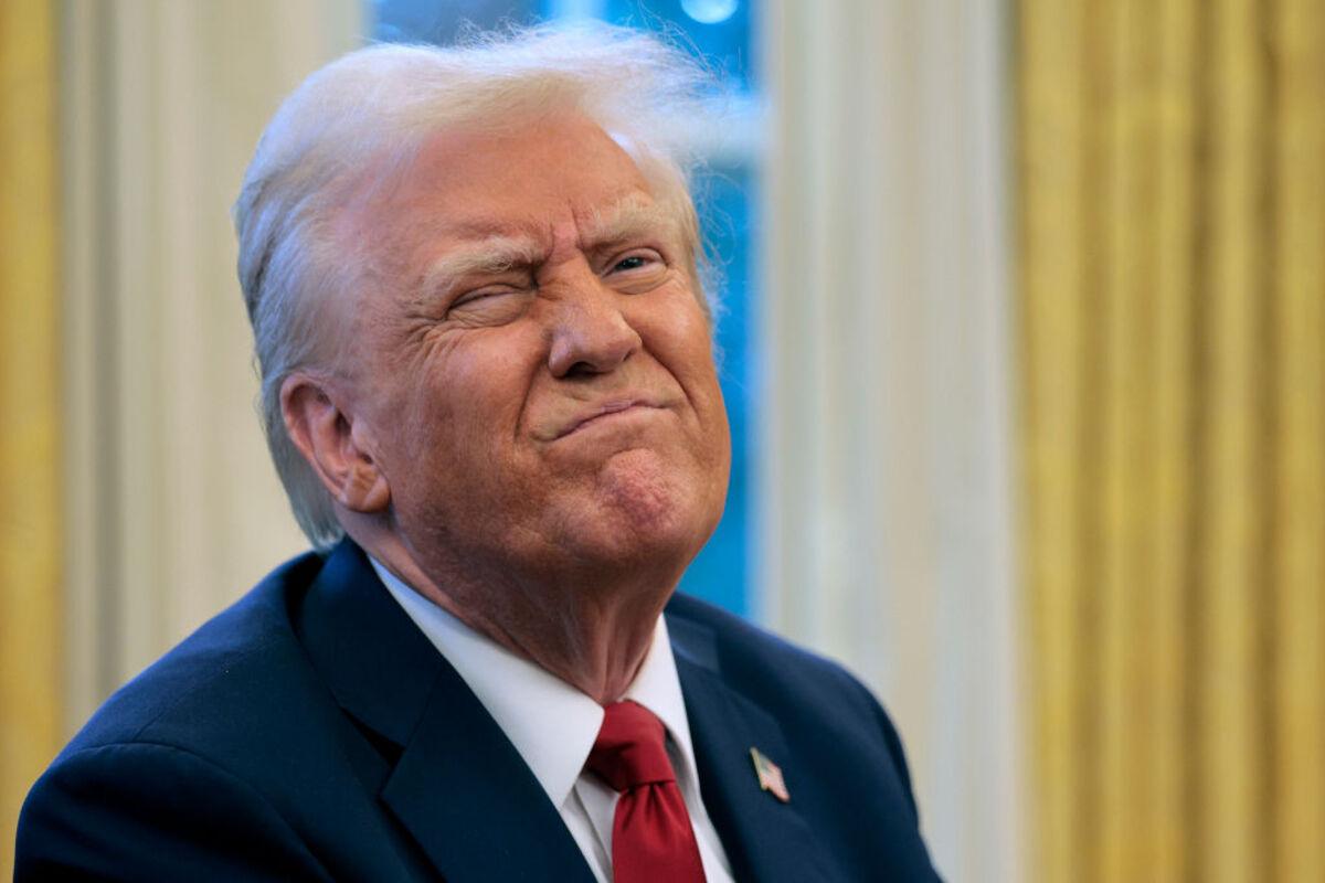 "Цілують мене в зад": Трамп похизувався, як світові лідери принижуються перед ним через мита