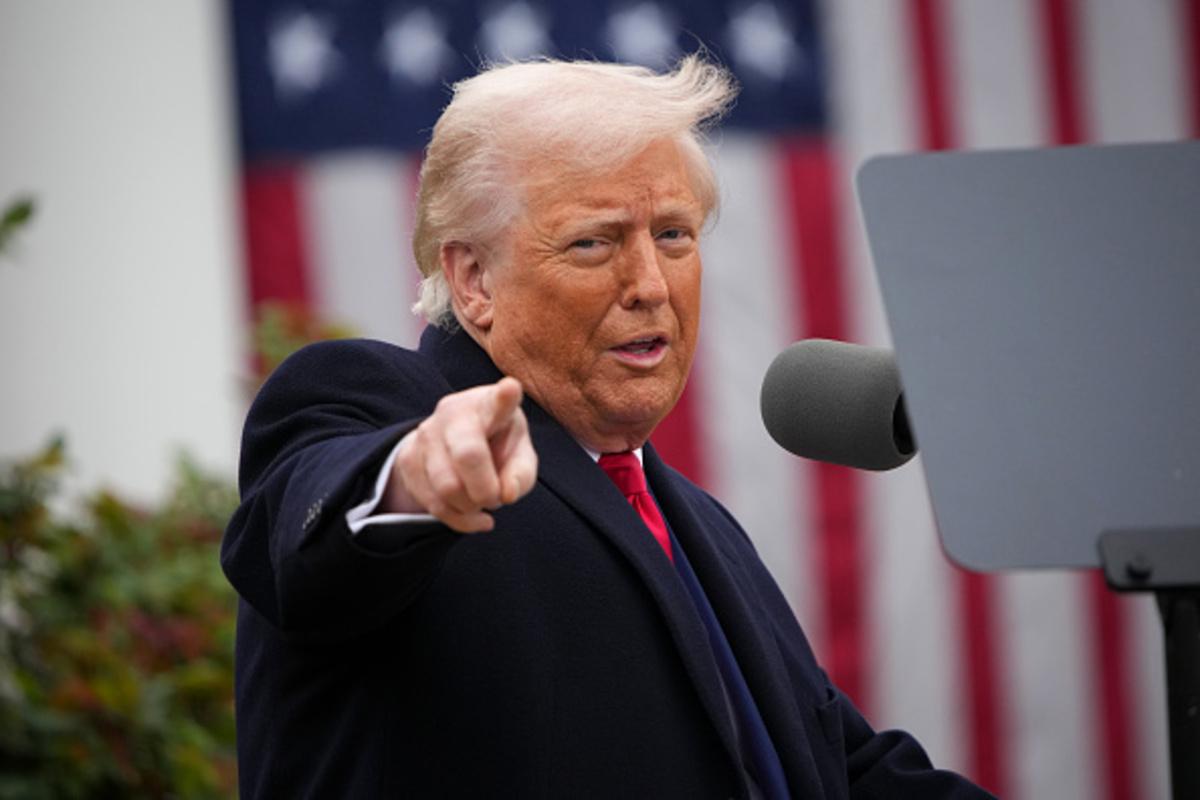 Трамп похвалився, що його друзі заробили мільярди на паніці через мита