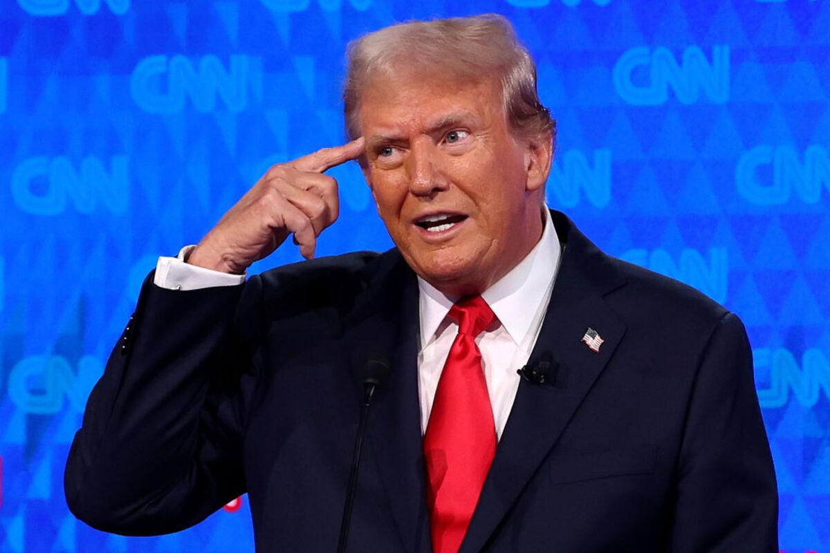 "Люди почали верещати": Трамп пояснив своє рішення щодо тарифної паузи/Фото: Getty Images Трамп робить 90-денну паузу в тарифах для всіх країн крім Китаю: пояснення вражає