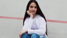 Молода українська співачка DARIKA / Фото: instagram.com/darikamusic DARIKA розчулила всіх новим треком "Мамо": пісня, що гріє серце