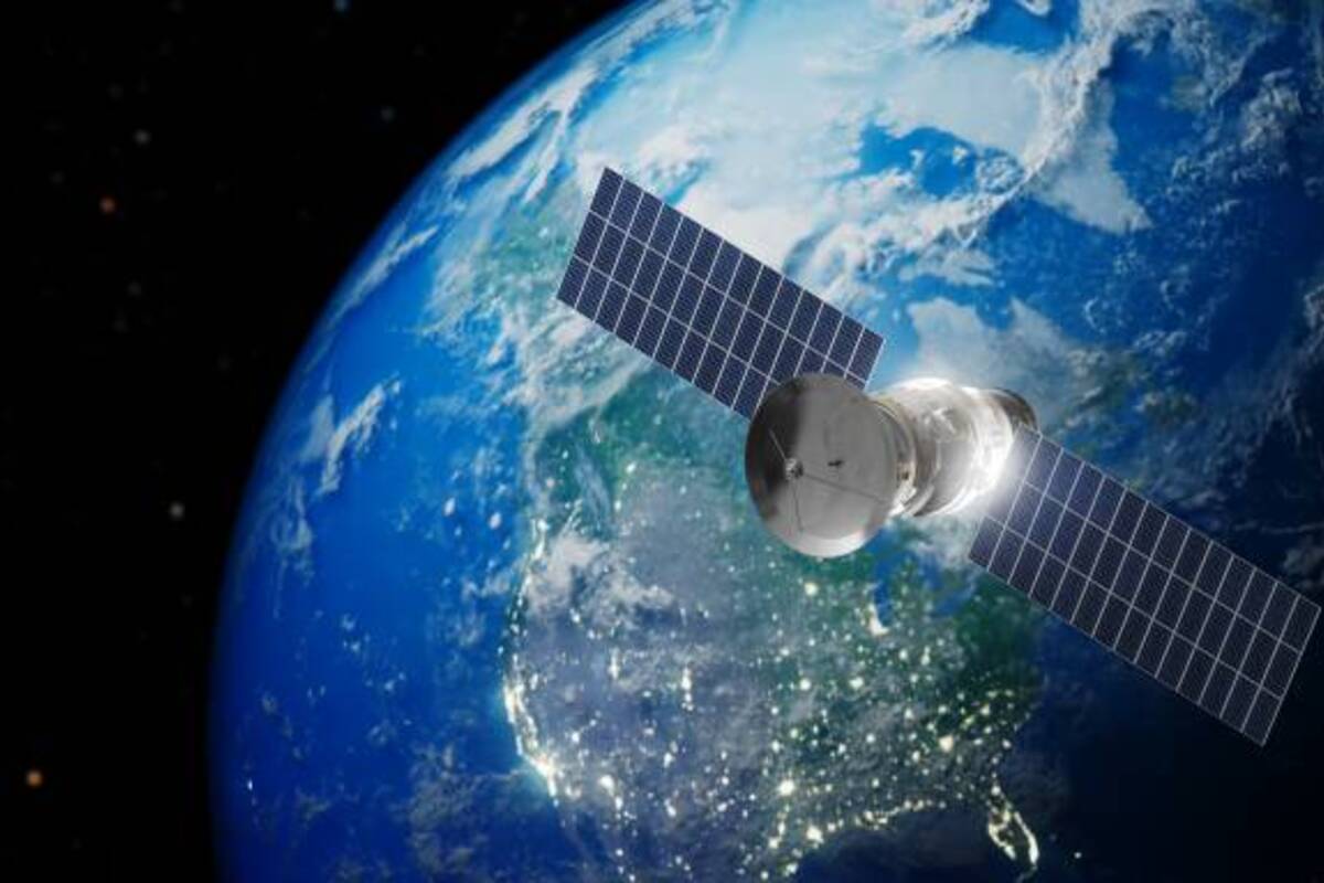 Космические силы США зафиксировали отсоединение неизвестного объекта от российского спутника