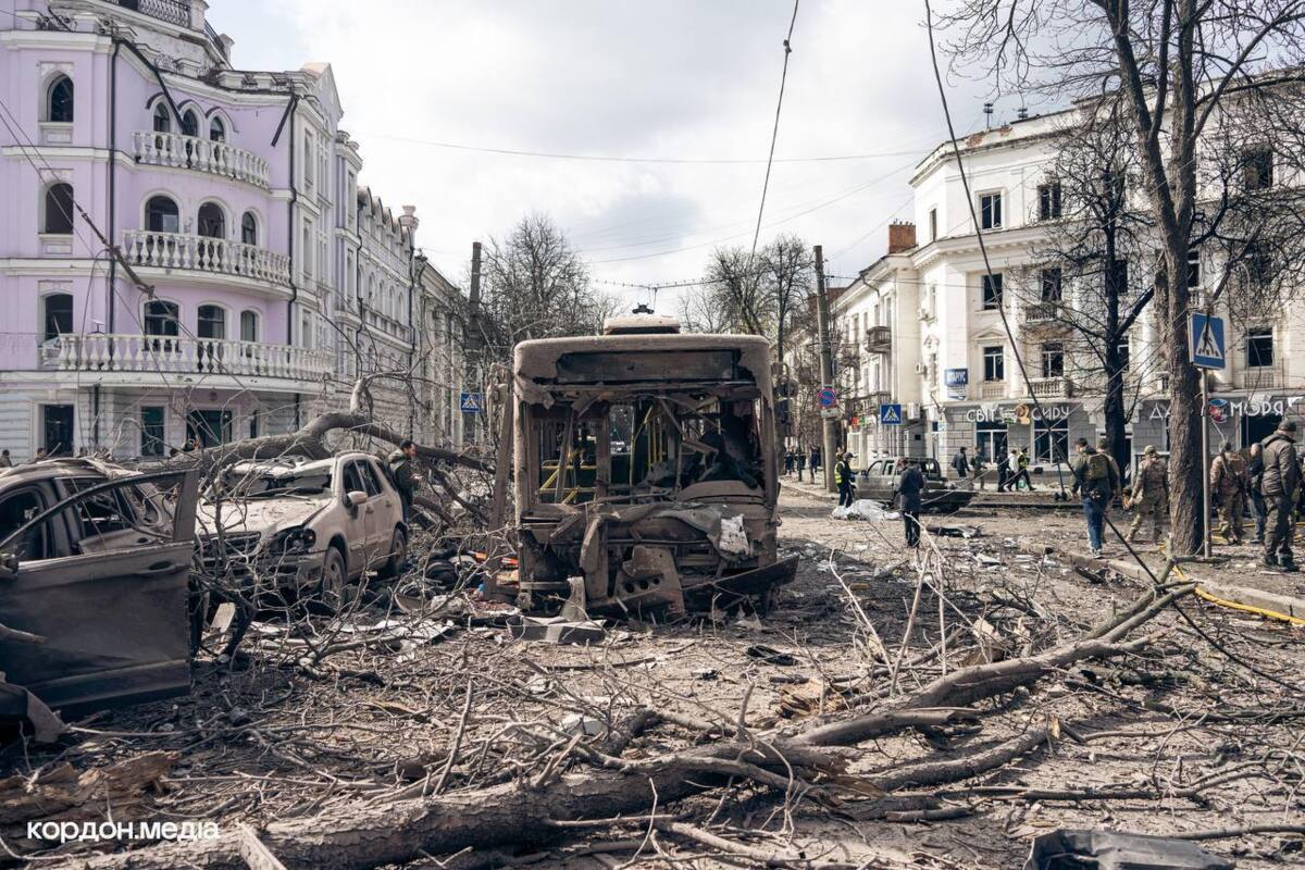 13-річний герой: у Сумах підліток допоміг врятуватись людям із палаючого автобуса після удару рф 13-річний герой: у Сумах підліток допоміг врятуватись людям із палаючого автобуса після удару рф