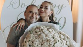 Віктор Павлік пожартував про "дерев'яні квіти" / Фото: instagram.com/viktorpavlik Віктор Павлік пожартував про "дерев’яні квіти" на річницю з Катериною