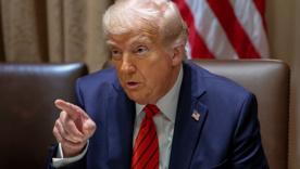 Трамп про переговори з рф: "Хочу урятувати 5000 людей на тиждень"/Фото: Getty Images Трамп про переговори з рф: "Хочу урятувати 5000 людей на тиждень"