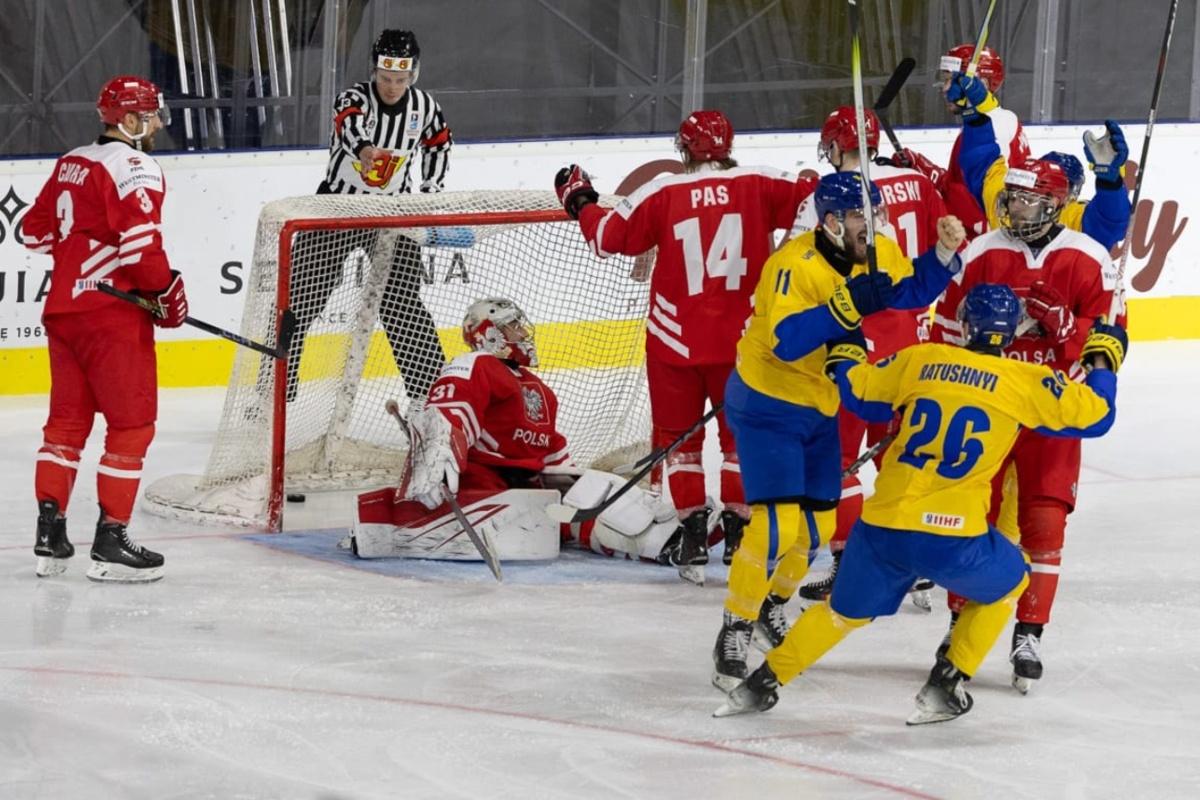 IIHF Мощная заявка. Украина, обыграв Польшу, стала ближе к выходу в элиту чемпионата мира по хоккею