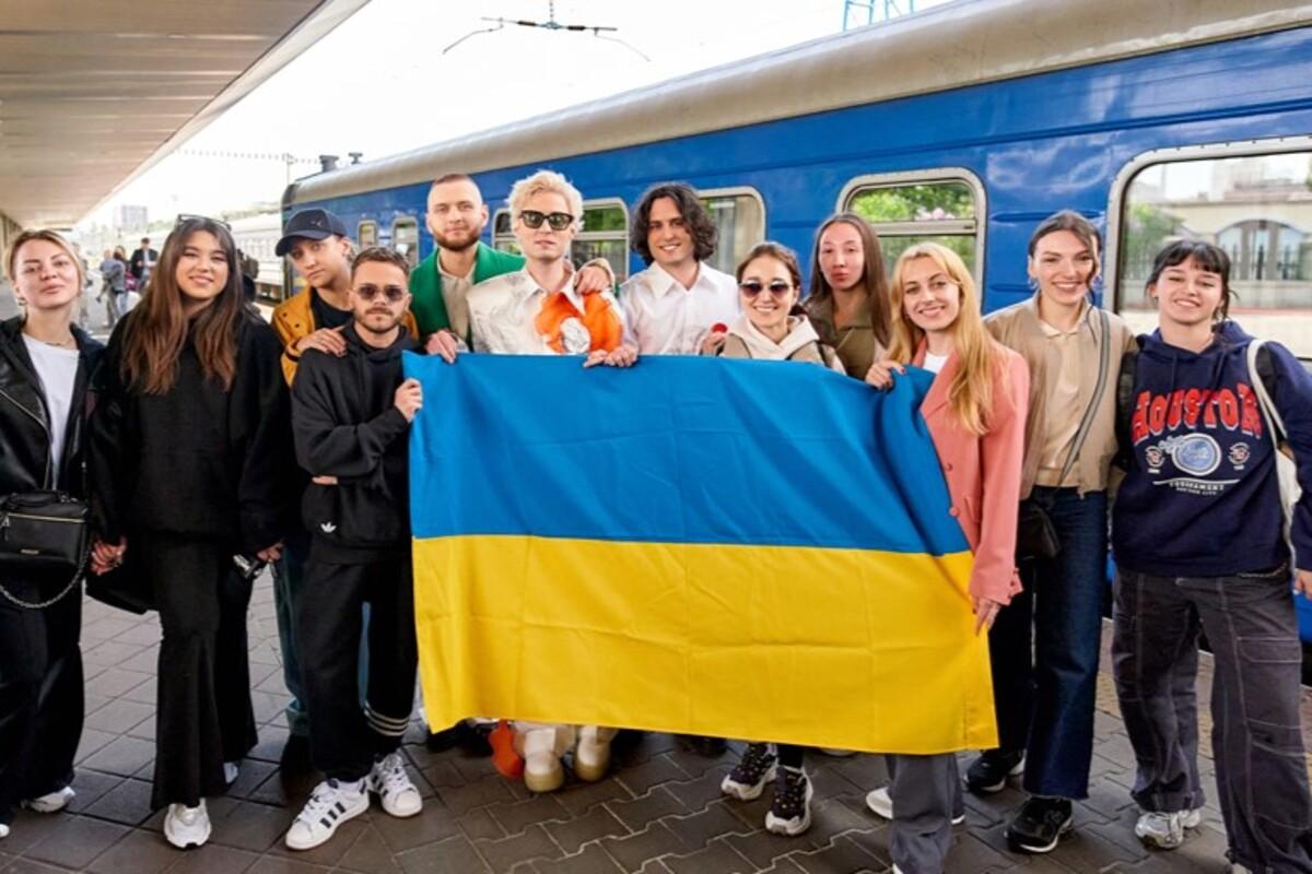 З піснею та великою групою підтримки: як в Києві проводжали гурт Ziferblat на Євробачення-2025