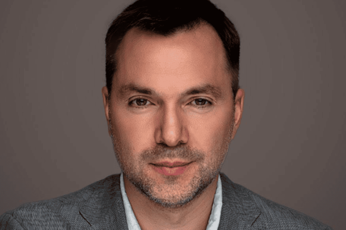 Від санкцій не втечеш: Арестович та Олешко потрапили під обмеження президента Від санкцій не втечеш: Арестович та Олешко потрапили під обмеження президента