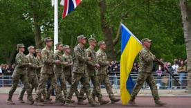 Овації від короля у Лондоні: українські солдати взяли участь у параді до Дня перемоги в Європі/Фото: Getty Images Овації від короля у Лондоні: українські солдати взяли участь у параді до Дня перемоги в Європі