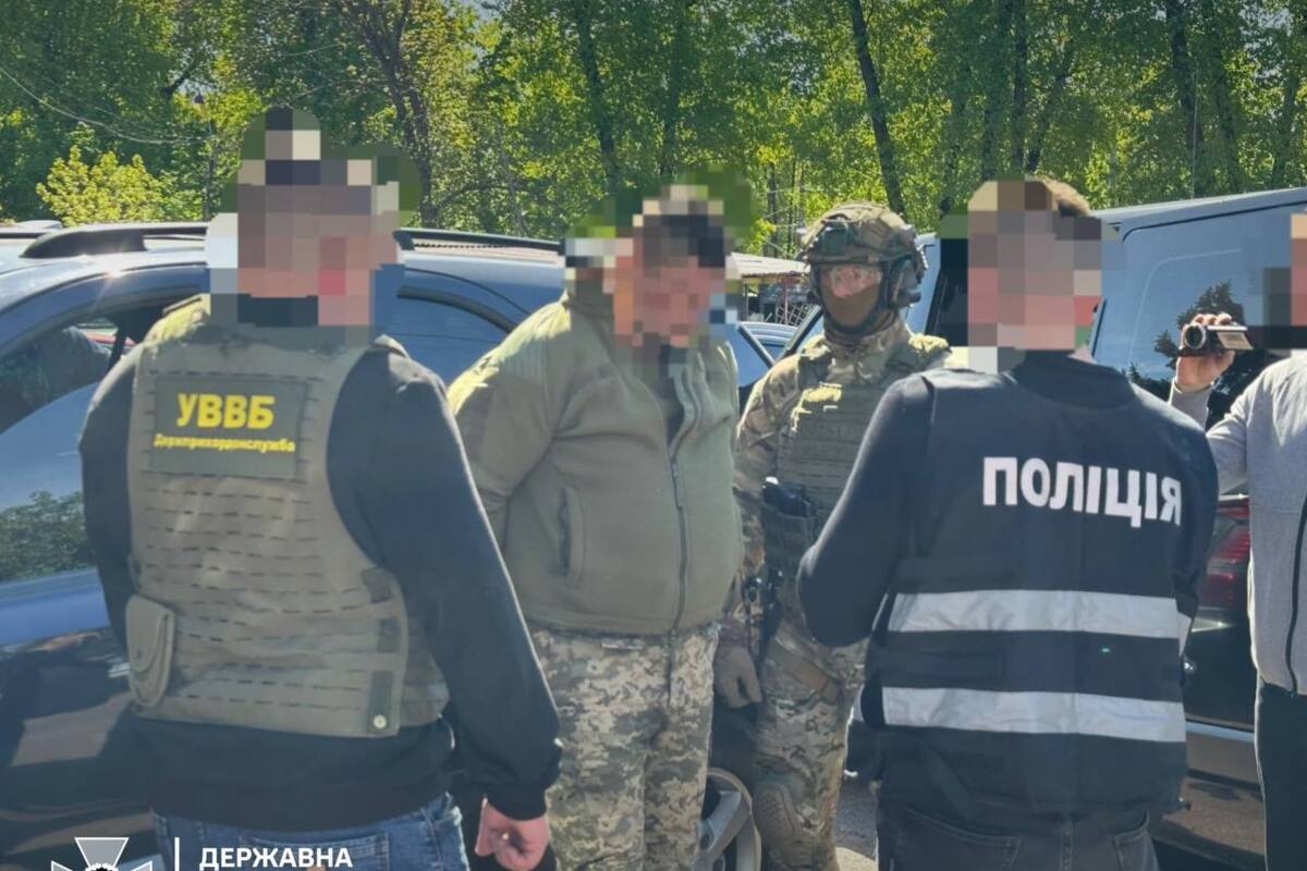 Прикордонники викрили працівника ТЦК, який обіцяв "загубити" військовозобов'язаного в базі розшуку/Фото: ДПСУ | Держприкордонслужба Прикордонники викрили працівника ТЦК, який обіцяв "загубити" військовозобов'язаного в базі розшуку