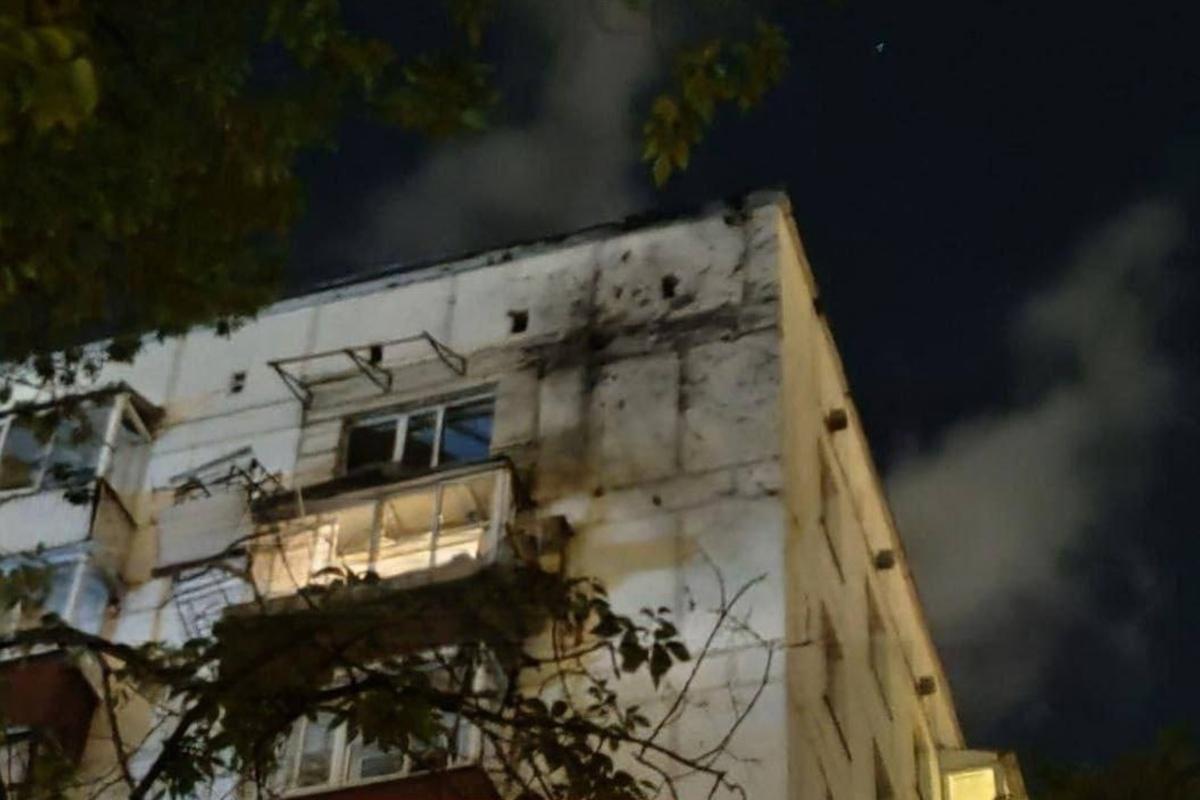 Сирени, вибухи та непрацюючі аеропорти: ранок на рф стабільний