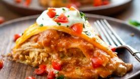 Курочка + тортильи: попробуйте эту простую запеканку/Фото: I am homesteader Курочка + тортильи: попробуйте эту простую запеканку