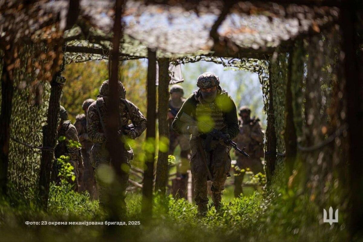 Все більше росіян обирають лежати під землею: втрати противника на 8 травня та ситуація на фронті 