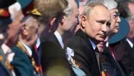 Путін пропонує переговори, а Чехія і Польща вимагає тиші зброї. Фото: GettyImages/Автор- Sergey Pyatakov путін 15 травня переговори