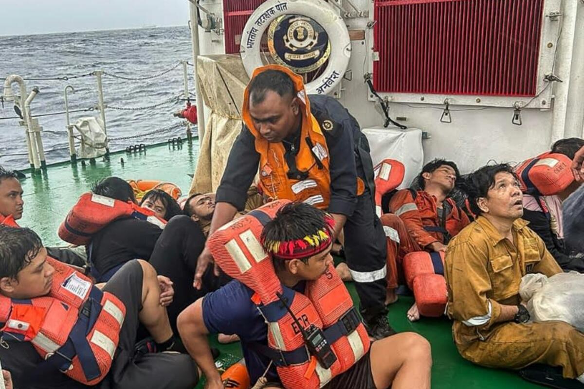 Катастрофа в море: что произошло у берегов Индии и кого удалось спасти/Фото: afp Катастрофа в море: что произошло у берегов Индии и кого удалось спасти