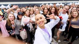 Цветочная тренировка / Фото: пресс-служба Киев не сломать! Несмотря на обстрелы, тысячи украинцев вышли, для сбора средства больным детям