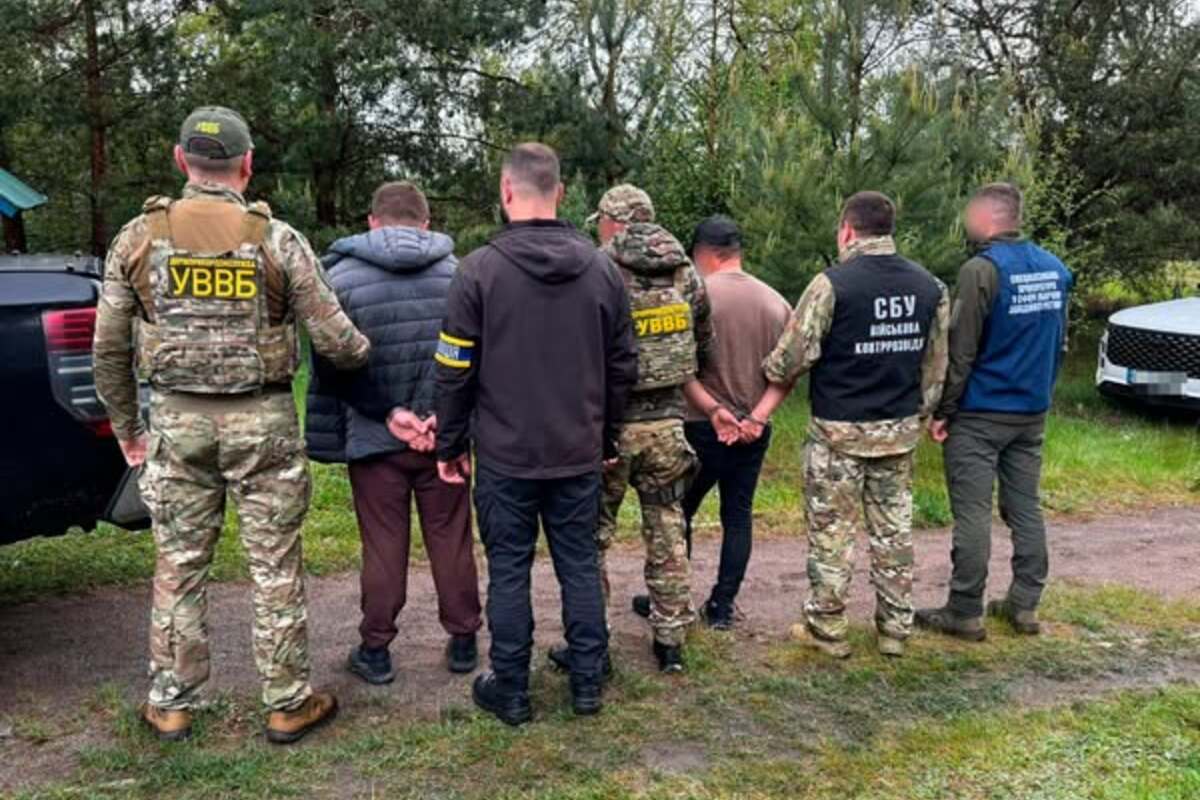 Корупція на кордоні: як на Волині викрили схему переправлення за $6000 Корупція на кордоні: як на Волині викрили схему переправлення за $6000