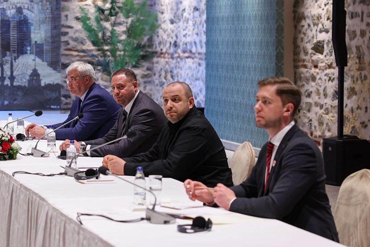 Стамбул принимает диалог: Украина и россия начнут переговоры в 13:00