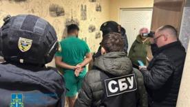 Допоможемо повернути з полону": аферисти на Дніпропетровщині нажилися на горі сімей і втекли / Фото: ОГП Допоможемо повернути з полону": аферисти на Дніпропетровщині нажилися на горі сімей і втекли