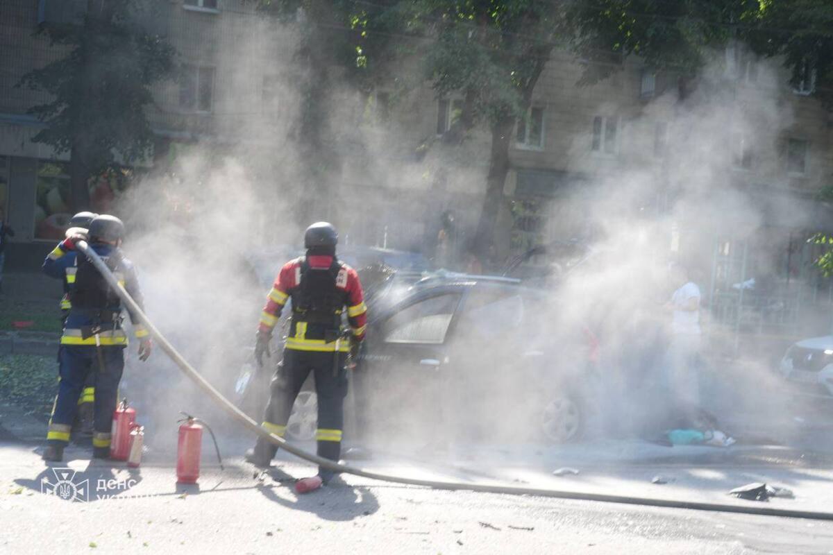 Наслідки атаки Сум 3 червня/Фото: ДСНС Наслідки атаки Сум 3 червня/Фото: ДСНС