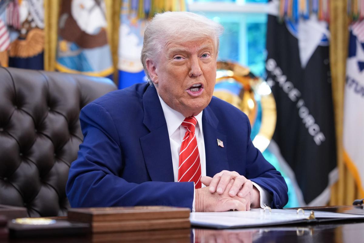  "Мощно и круто": Трамп восхищается украинской операцией, но боится ответа путина