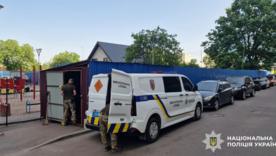 Прогулянка з наслідками: у Києві вибухнув сміттєвий бак, поранені люди / Фото: Нацполіція Прогулянка з наслідками: у Києві вибухнув сміттєвий бак, поранені люди