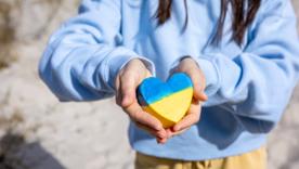 Канада продовжила безмитний режим, забезпечуючи мільйони доларів заощаджень. Фото: Freepik безмитний режим для товарів України