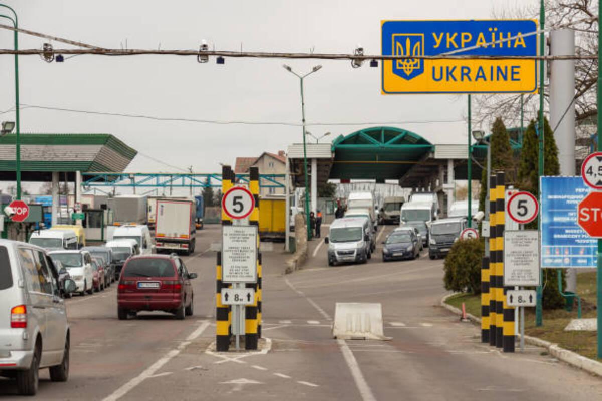 Нові правила: які заброньовані українці отримали "зелене світло" для виїзду за кордон/Фото: istock Нові правила: які заброньовані українці отримали "зелене світло" для виїзду за кордон