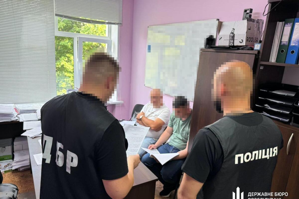 Фейкові відрядження на мільйони: на Сумщині викрили військового начальника-шахрая / Фото: ДБР Фейкові відрядження на мільйони: на Сумщині викрили військового начальника-шахрая