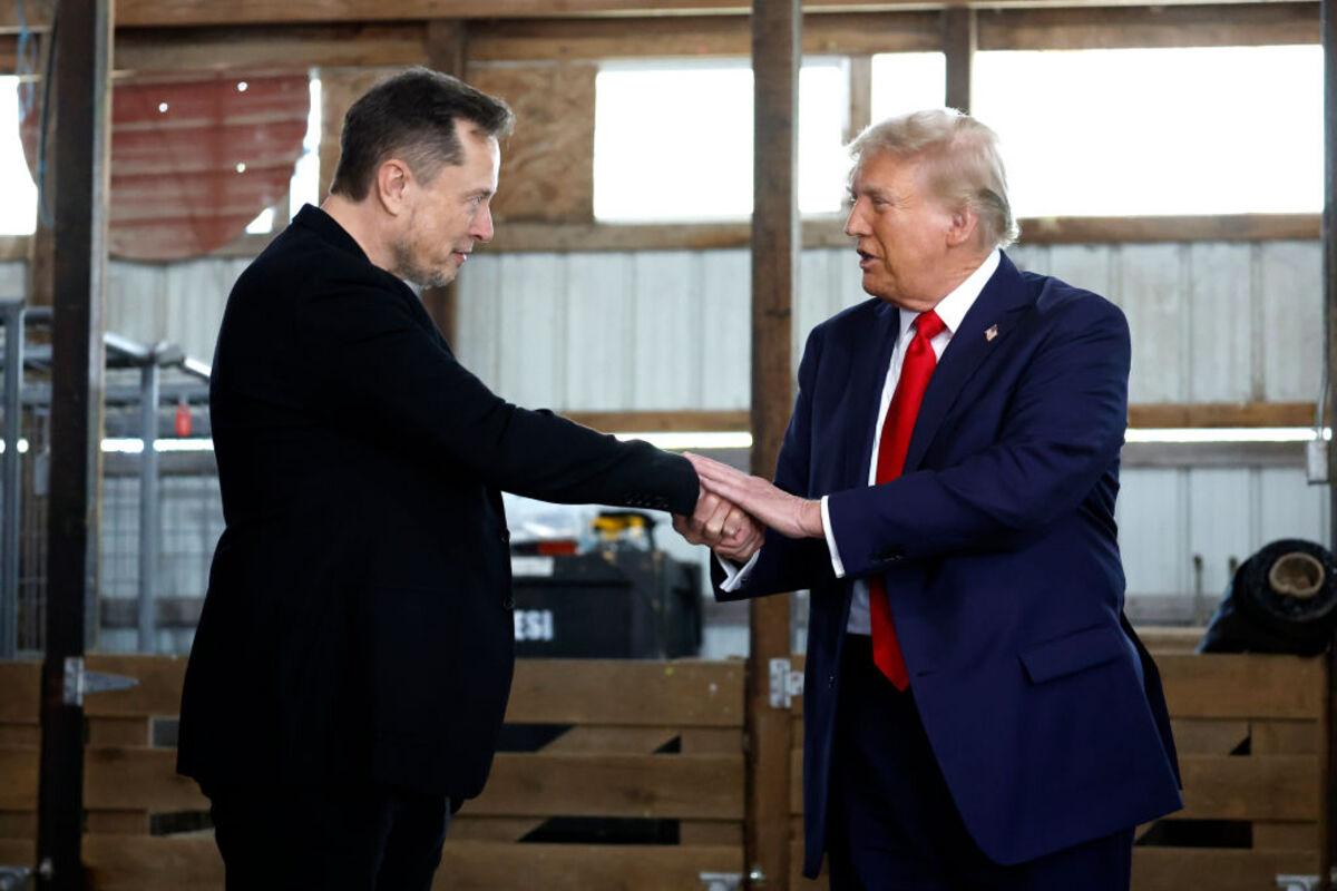 Трамп "милостиво" предлагает Маску помириться после его "раскаяния"/Фото: Getty Images "Никаких обид": миротворец Трамп теперь "налаживает" отношения с Маском