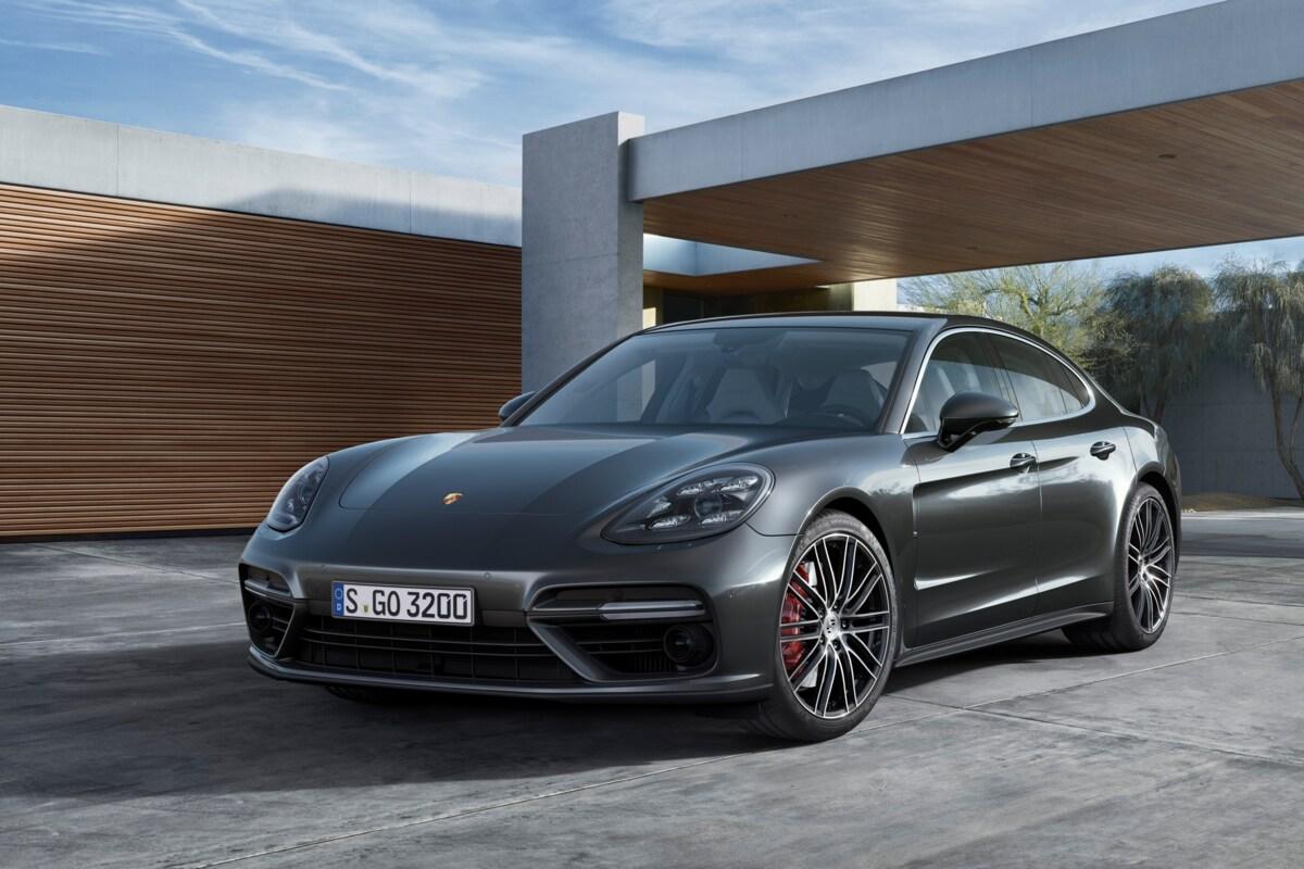 Porsche чи Chanel: який бренд насправді керує світом розкоші? / Фото: winner.ua Porsche чи Chanel: який бренд насправді керує світом розкоші?