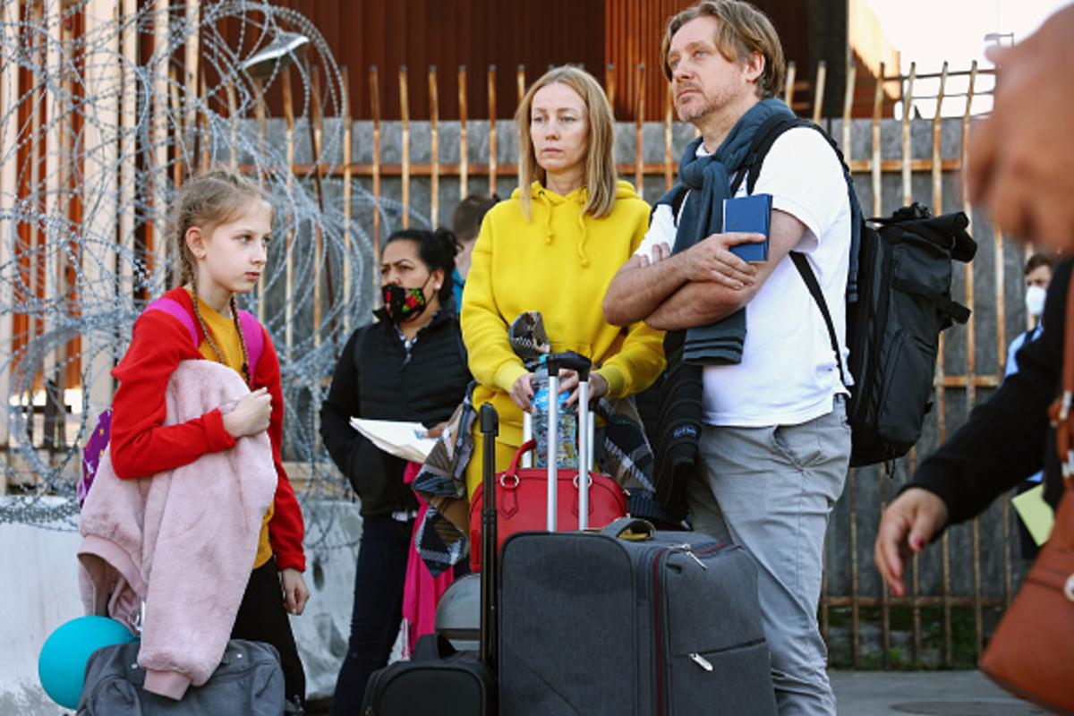 ЕС продлил временную защиту для украинцев: до какого года?/Фото: Getty Images ЕС продлил временную защиту для украинцев: до какого года?