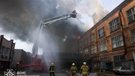 Рівне: 40 вогнеборців врятували офісну будівлю від полум’я/Фото: ДСНС Рівне: 40 вогнеборців врятували офісну будівлю від полум’я/Фото: ДСНС