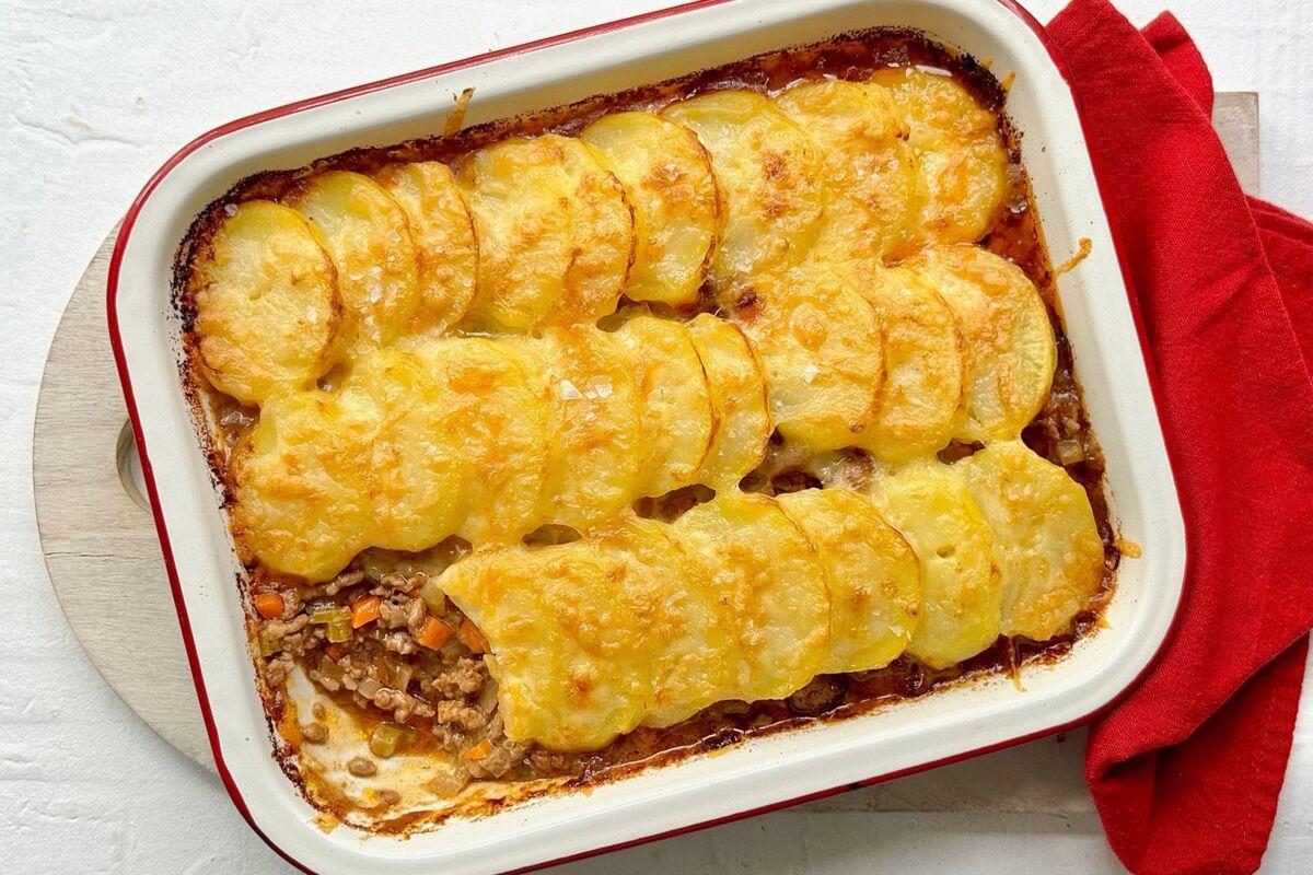 Ця запіканка здивує навіть досвідчених кулінарів / Фото: taste Прощавай, картопляне пюре! Ця запіканка здивує навіть досвідчених кулінарів