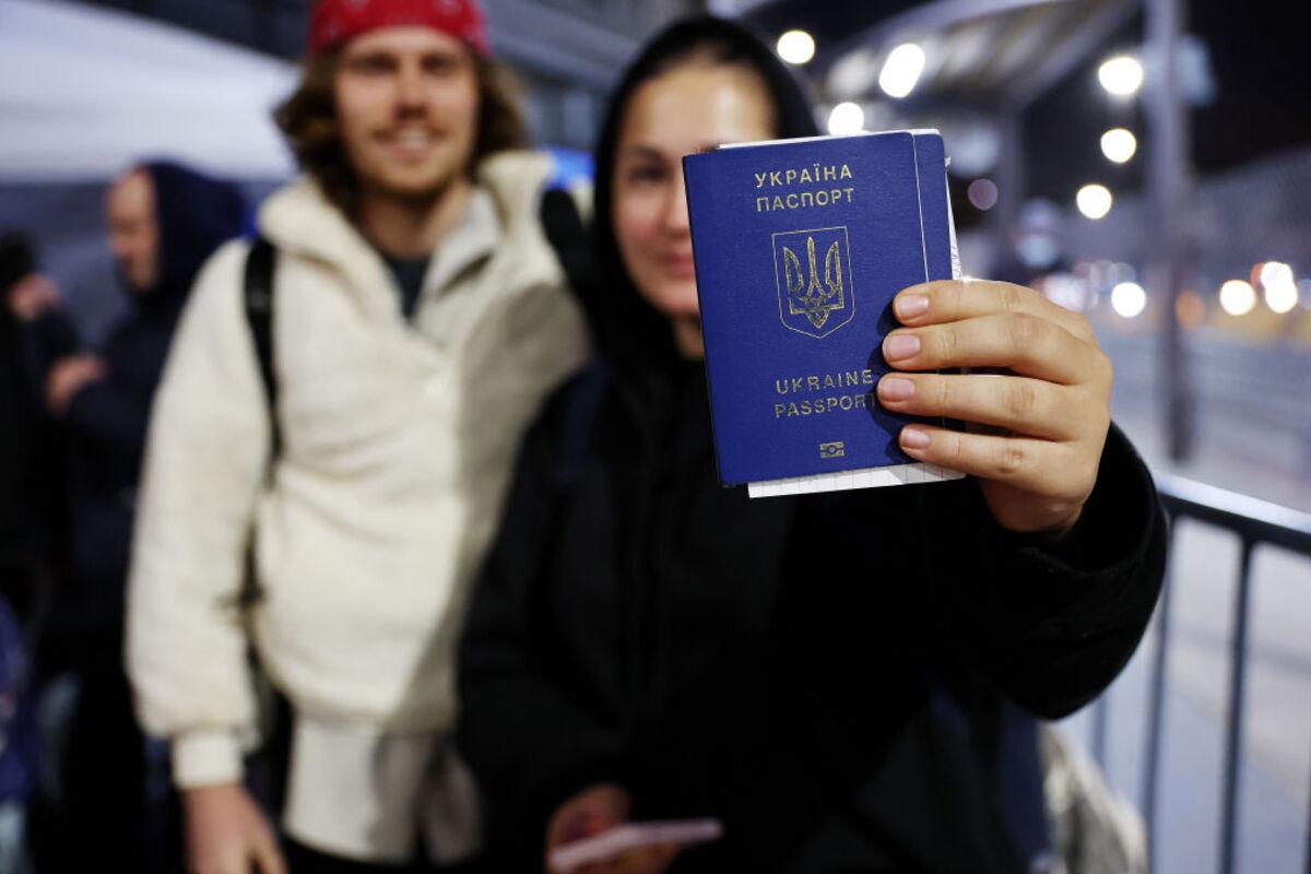Множественное гражданство — легализовано! Рада открыла двери для диаспоры и военных/Фото: Mario Tama/Getty Images Множественное гражданство — легализовано! Рада открыла двери для диаспоры и военных