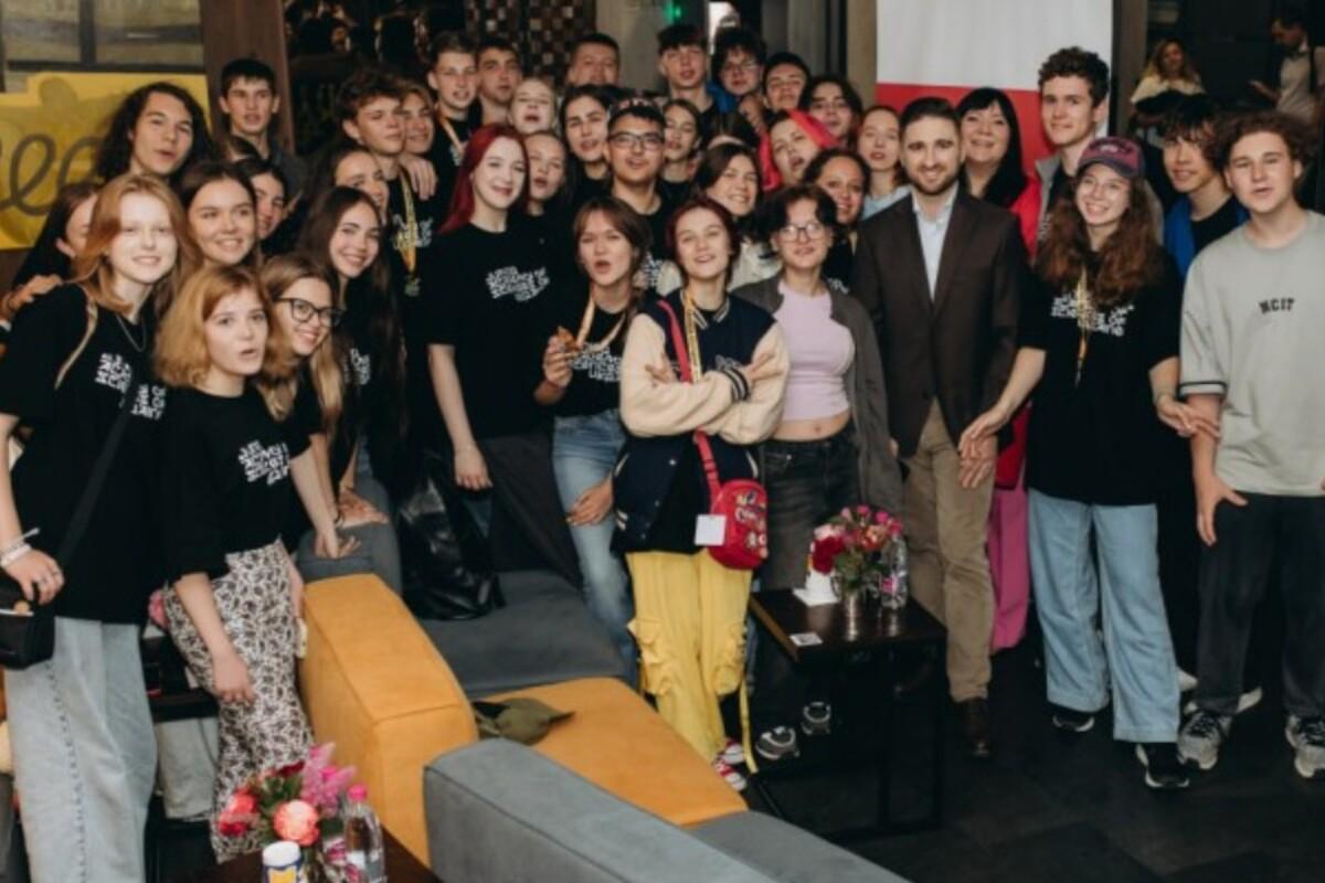 В этом году Украину представили 34 ученика из 11 областей В этом году Украину представили 34 ученика из 11 областей