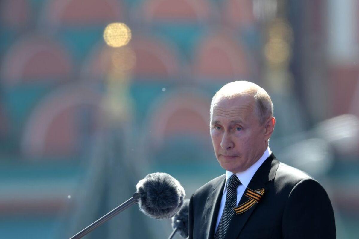 путін заявив, що готовий спілкуватися зі Зеленським, але без "але" не обійшлося/Фото: Sergey Guneev - Host Photo Agency via Getty Images путін заявив, що готовий спілкуватися зі Зеленським, але без "але" не обійшлося