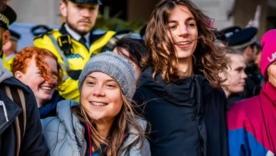 Объятия после депортации: кто стал главной поддержкой Греты Тунберг / Фото: instagram.com/chris_kebbon Объятия после депортации: кто стал главной поддержкой Греты Тунберг