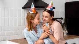 Вітання з днем народження тітці: проза, вірші, листівки / Фото: Freepik Вітання з днем народження тітці: проза, вірші, листівки