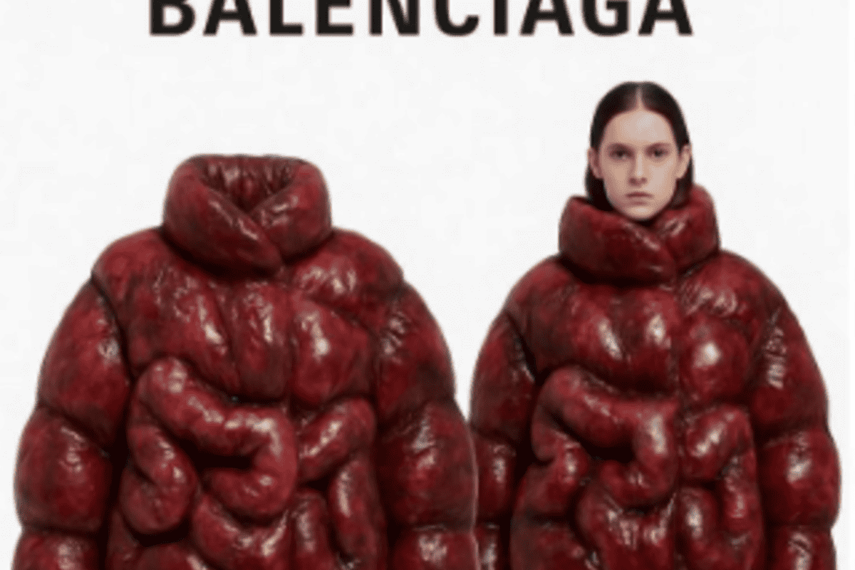 Пуховик Balenciaga у формі кишківника / Фото: InstamaniЯ Пуховик Balenciaga у формі кишківника: нова епатажна витівка чи мистецтво?