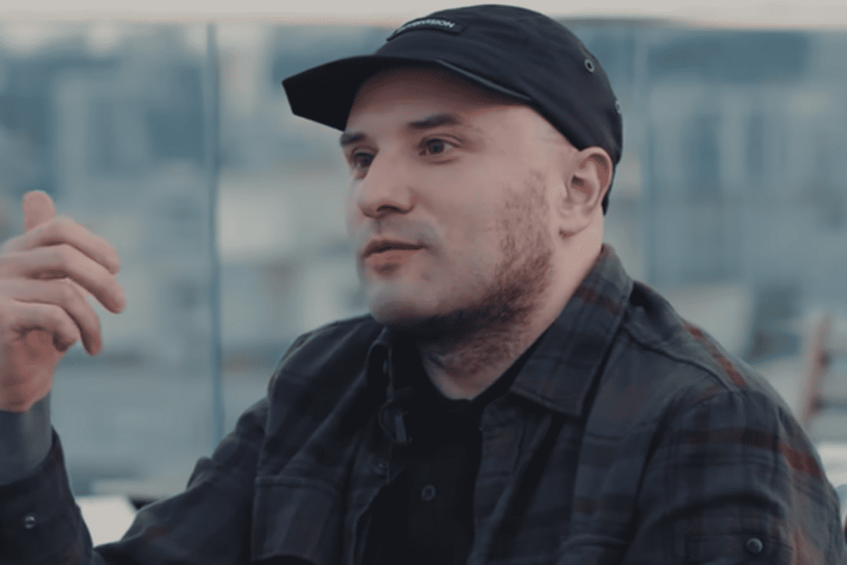 Виктора Розового сделали "зрадником" в заголовке, которого на самом деле не было / Скриншот из видео Виктора Розового сделали "зрадником" в заголовке, которого на самом деле не было
